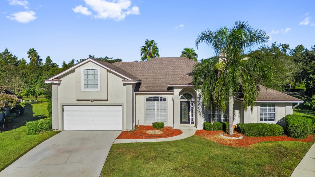 1556 Lakeway Drive — Front exterior, closer view